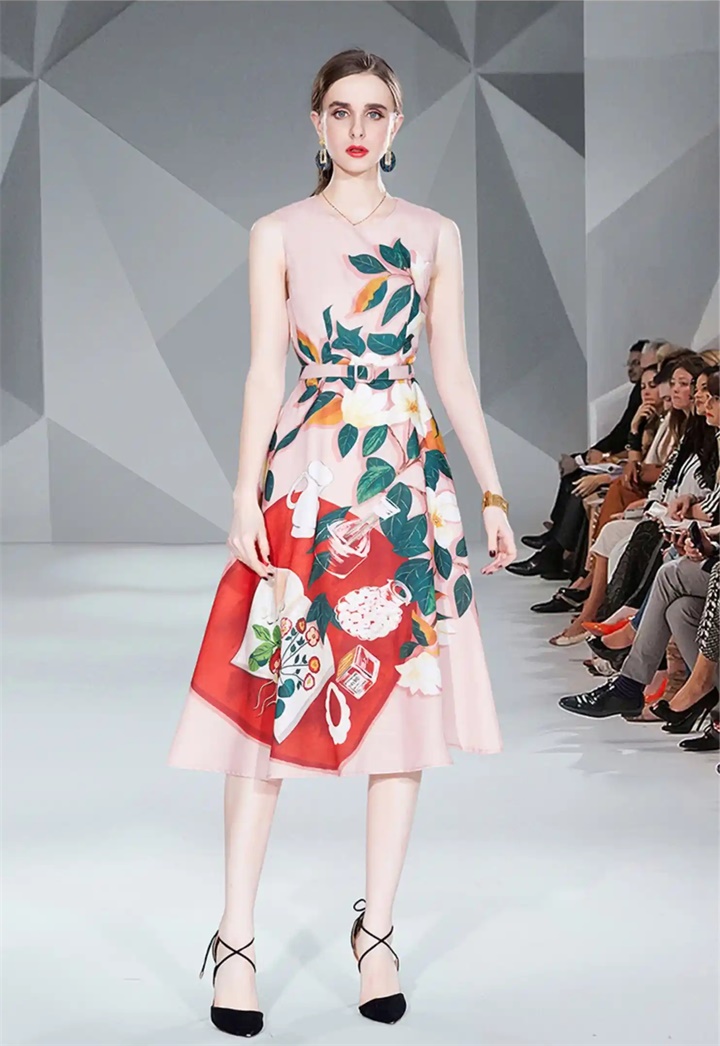 全幅印花修身连衣裙